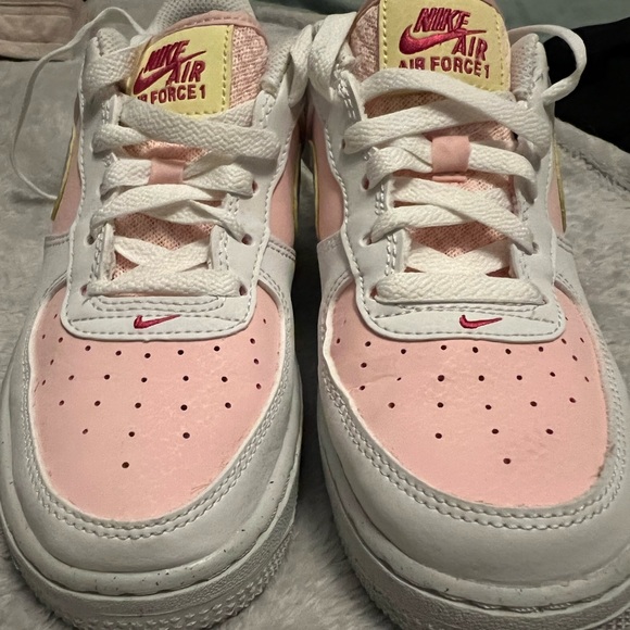 Nike Air Force 1 - Picture 4 of 9